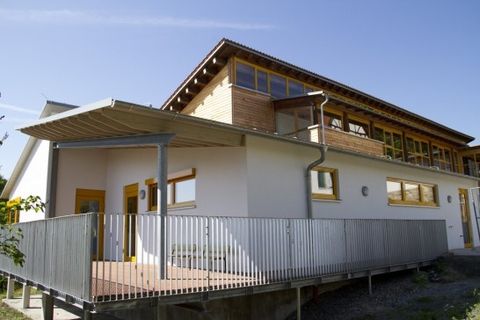 In diesem Gebäude ist die Kleinkindgruppe untergebracht