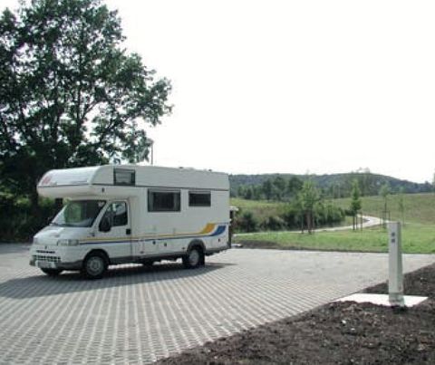 Wohnmobilstellplatz für 14 Fahrzeuge